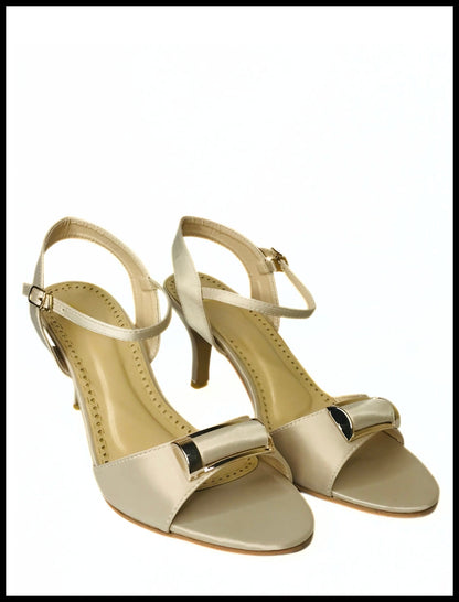 Silky Strapp Buckled Sandal